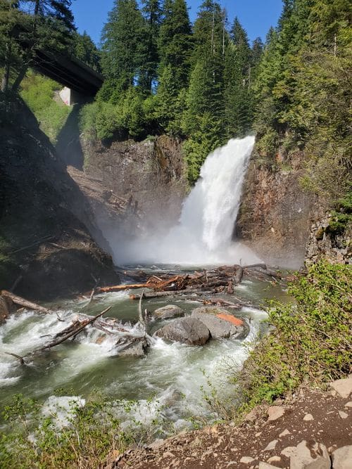 A beautiful waterfall set amongst lust greenery near Seattle.