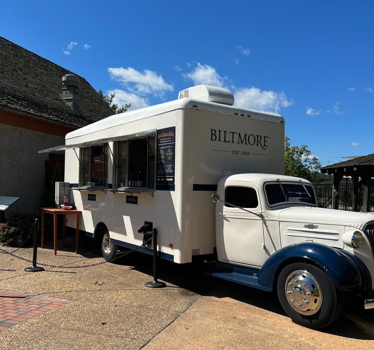 A food truck waiting for people at the Biltmore Village.