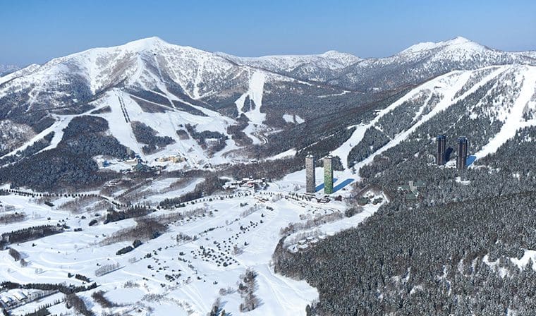 An aerial view of Tomamu Ski Resort in the winter.