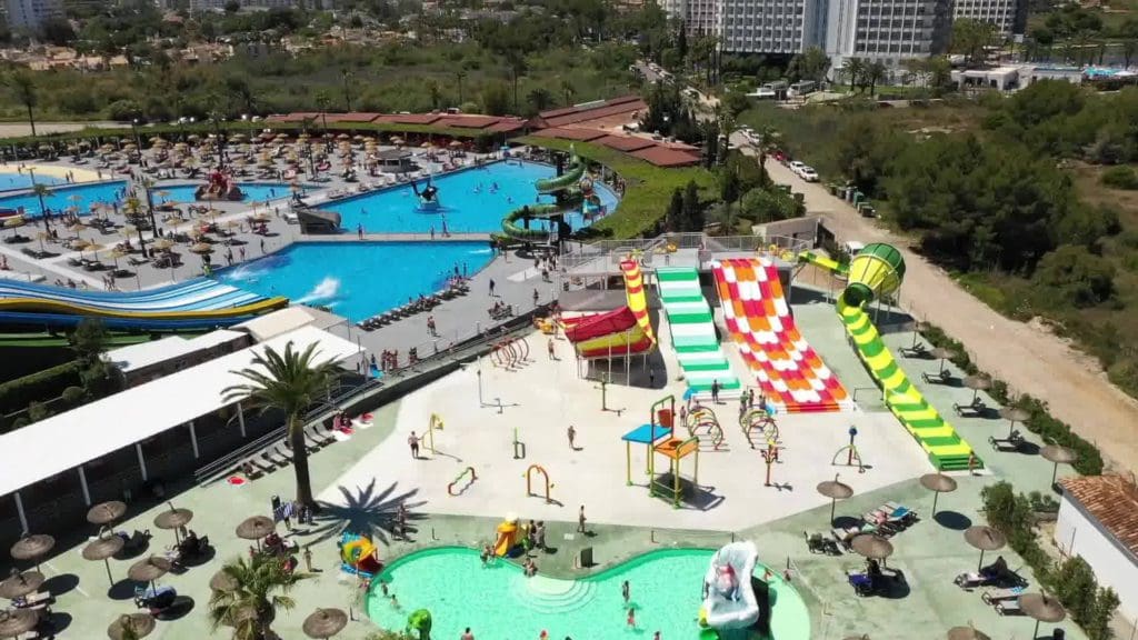 An aerial view of Hidropark Port d'Alcúdia, featuring multiple areas to splash and play.