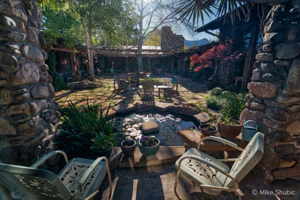 The outdoor courtyard at El Portal Sedona Hotel, one of the best Sedona hotels for families.