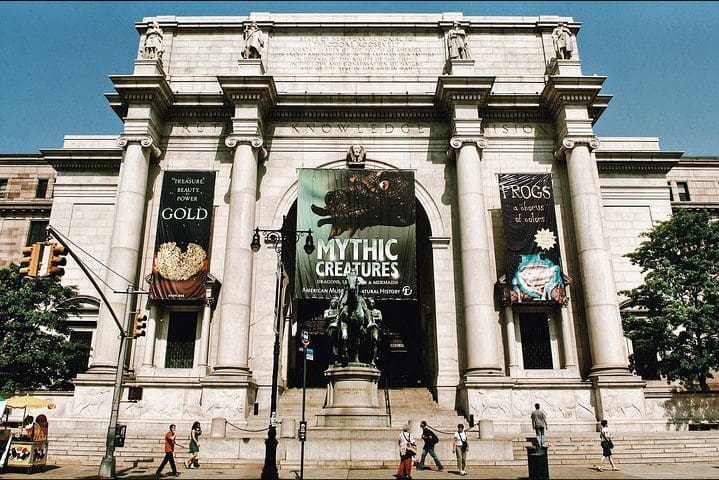 The entrance to The Met, as experienced on the Met & Natural History Museum Skip-The-Line – Exclusive Combo Tour.