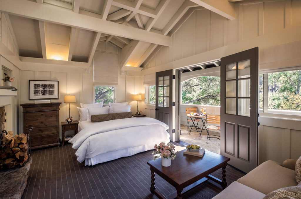 A room at the Meadowood Napa Valley, one of the best hotels In Napa Valley for a romantic getaway or girls' weekend.